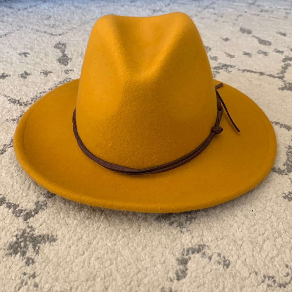Universal Threads Mustard hat NWOT